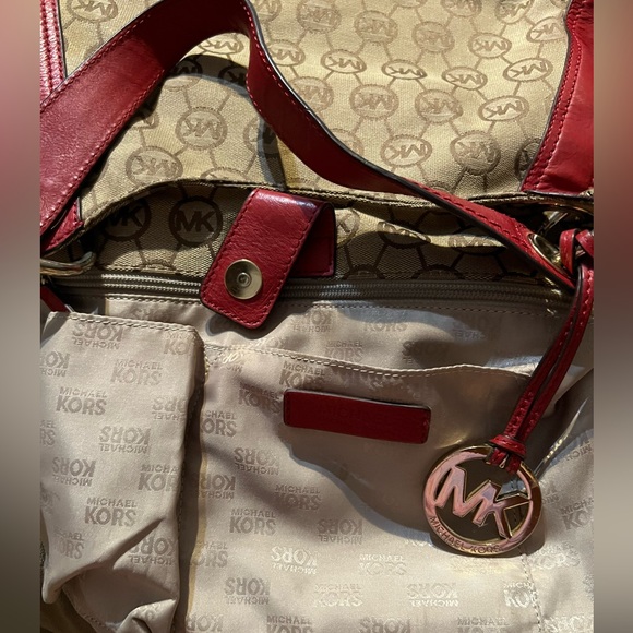 Michael Kors Ludlow Satchel - Picture 3 of 17